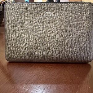 NWOT Coach Metallic Silver Wristlet